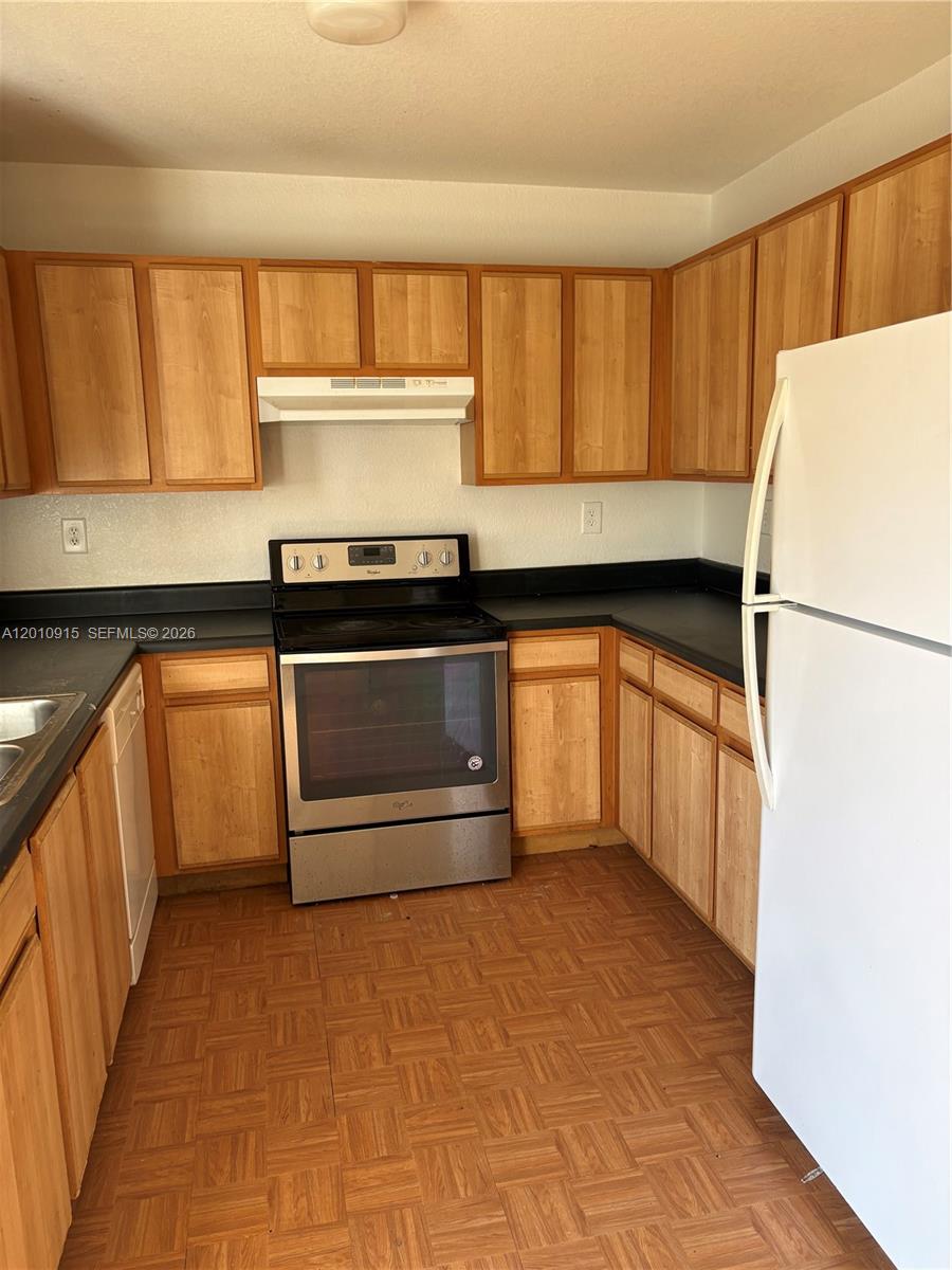 2086 Ne 167th St 2-108 Property Photo 4