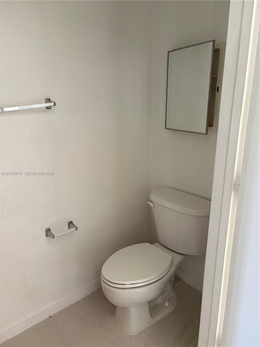 2086 Ne 167th St 2-108 Property Photo 5