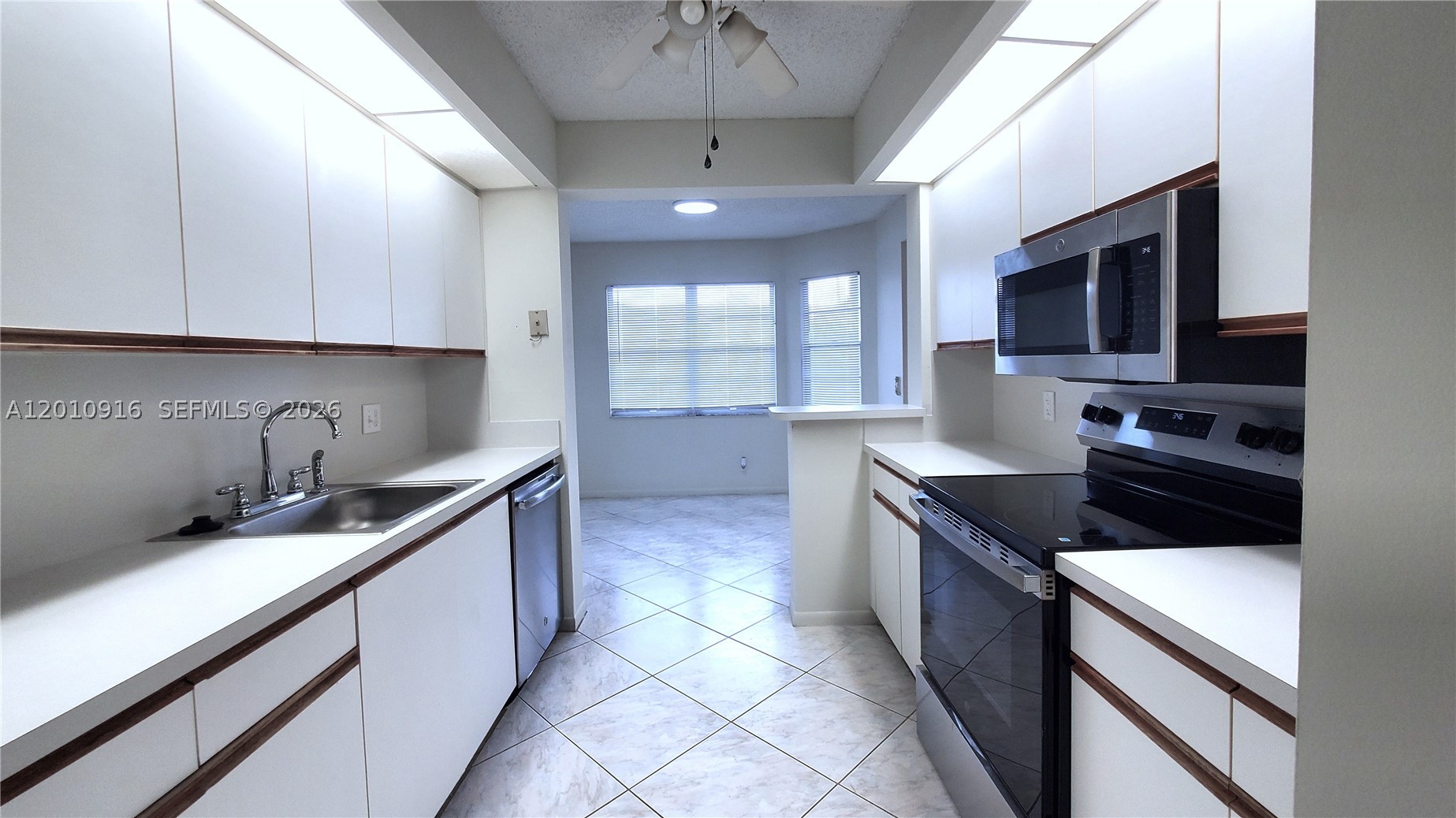 901 Sw 128th Ave 311e Property Photo 1