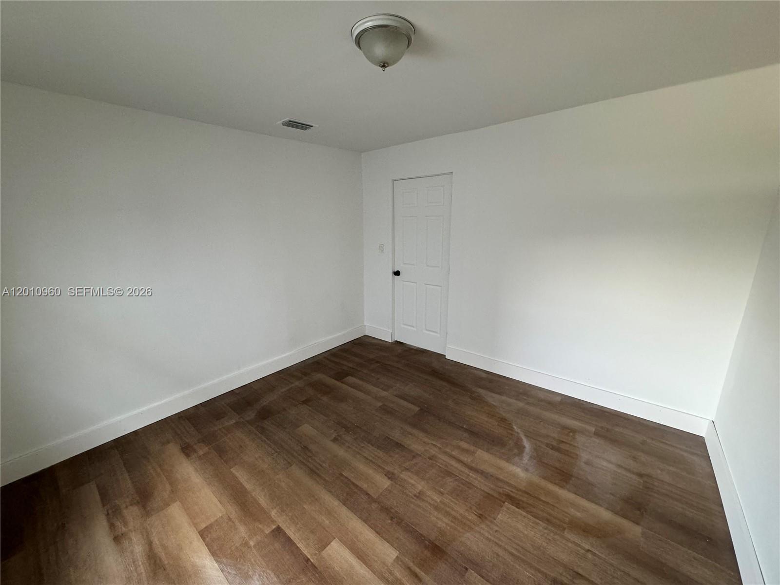 A12010960 Property Photo 5