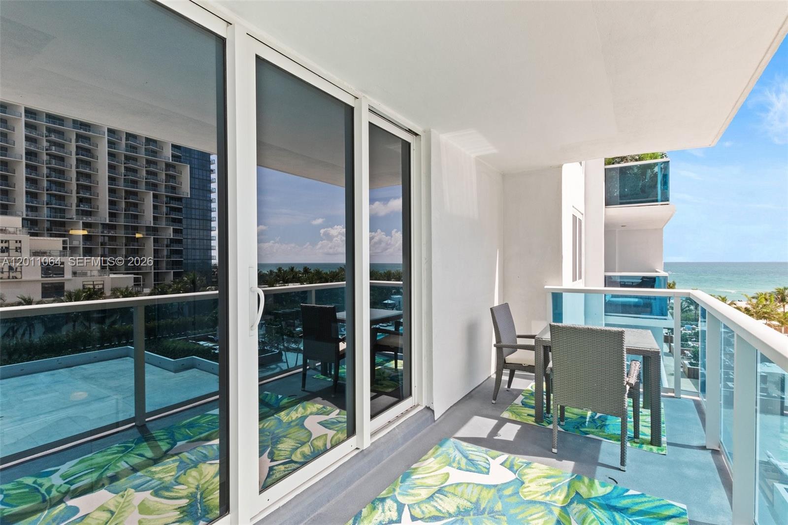 2301 Collins Ave 504 Property Photo 2