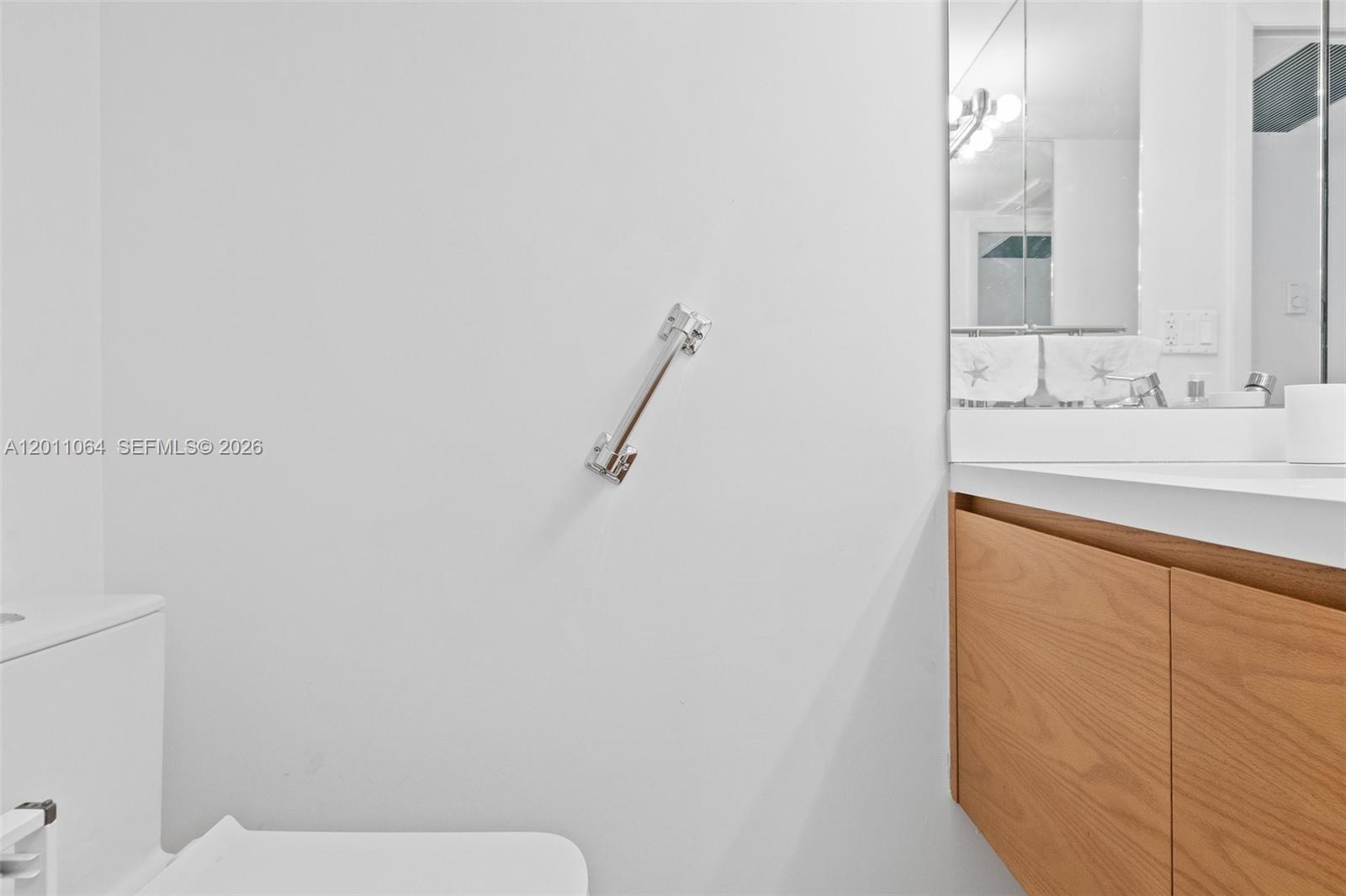 2301 Collins Ave 504 Property Photo 12