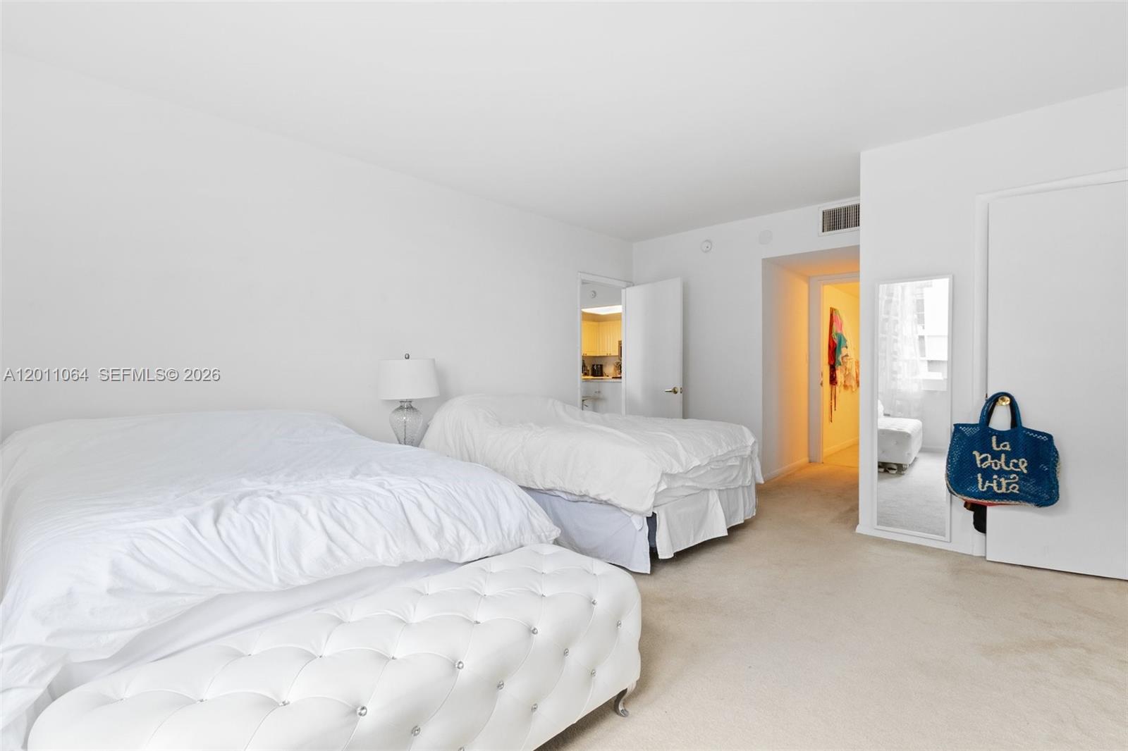 2301 Collins Ave 504 Property Photo 16
