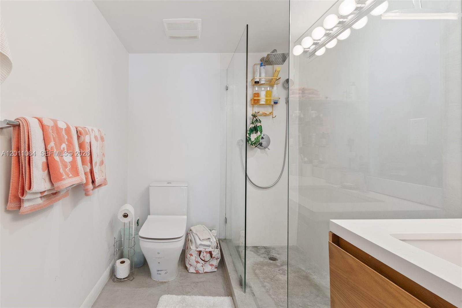 2301 Collins Ave 504 Property Photo 18