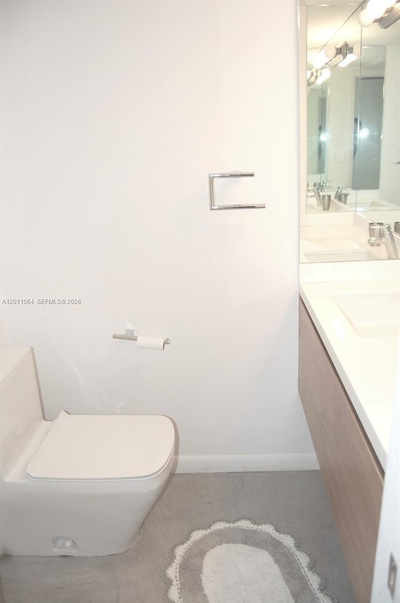 2301 Collins Ave 504 Property Photo 20