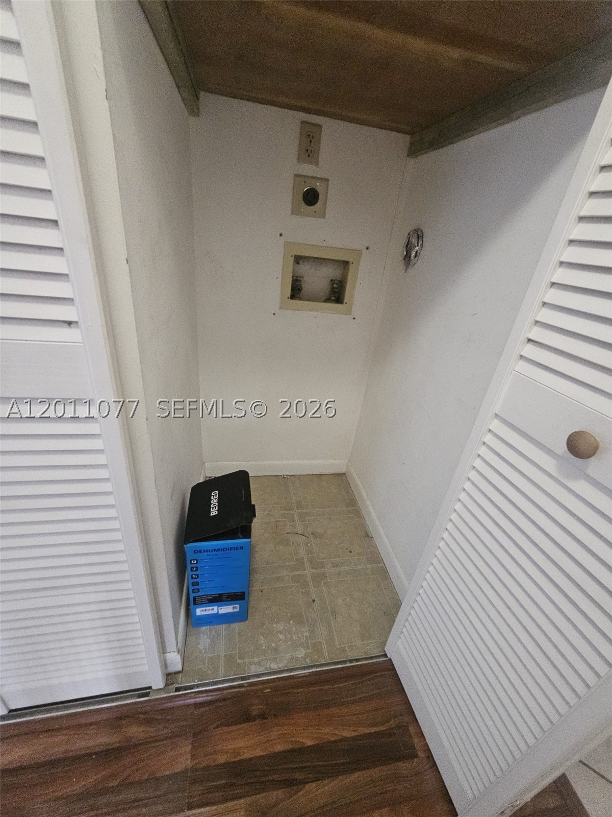 211 Lake Pointe Dr 108 Property Photo 10