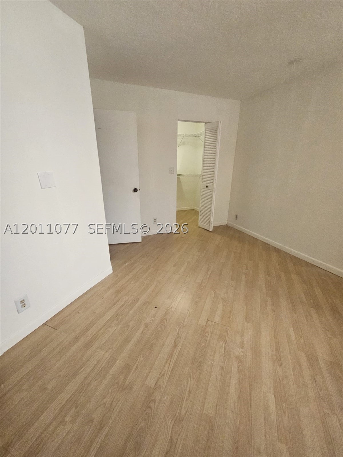 211 Lake Pointe Dr 108 Property Photo 16