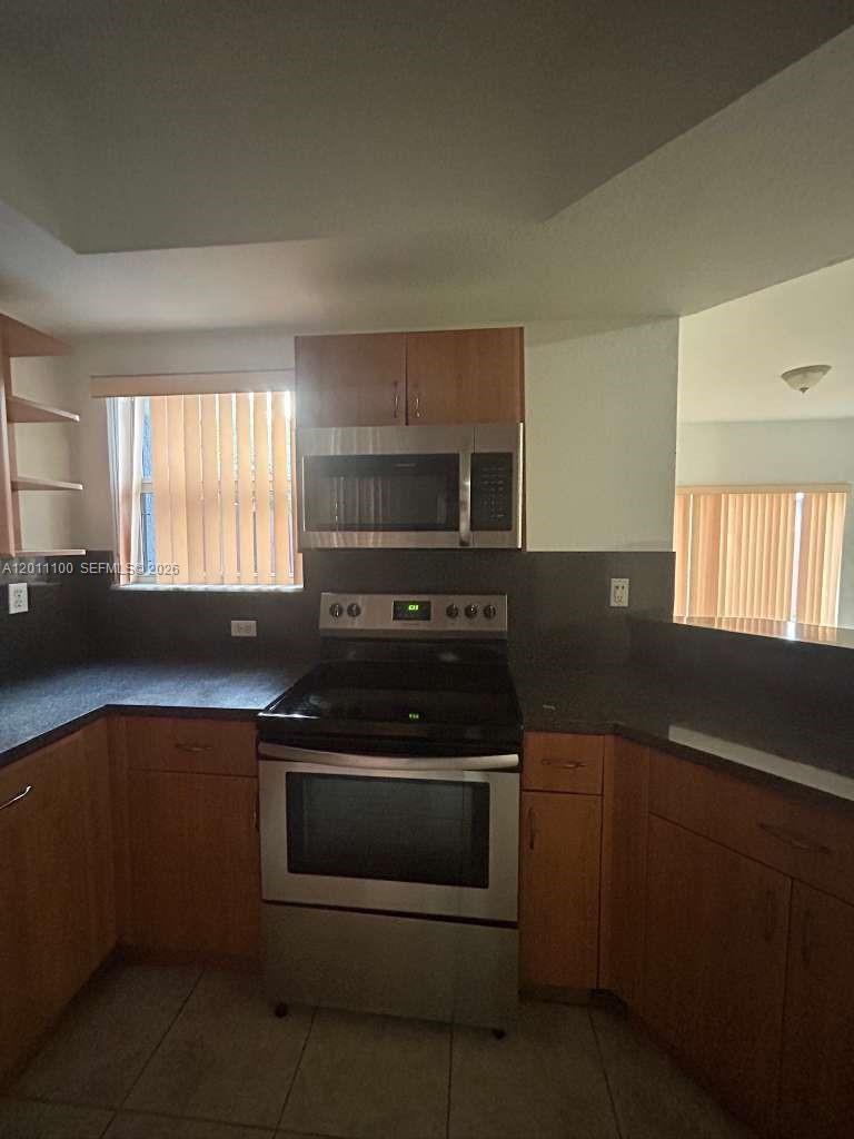 760 Sw 6th Ct . Property Photo 3