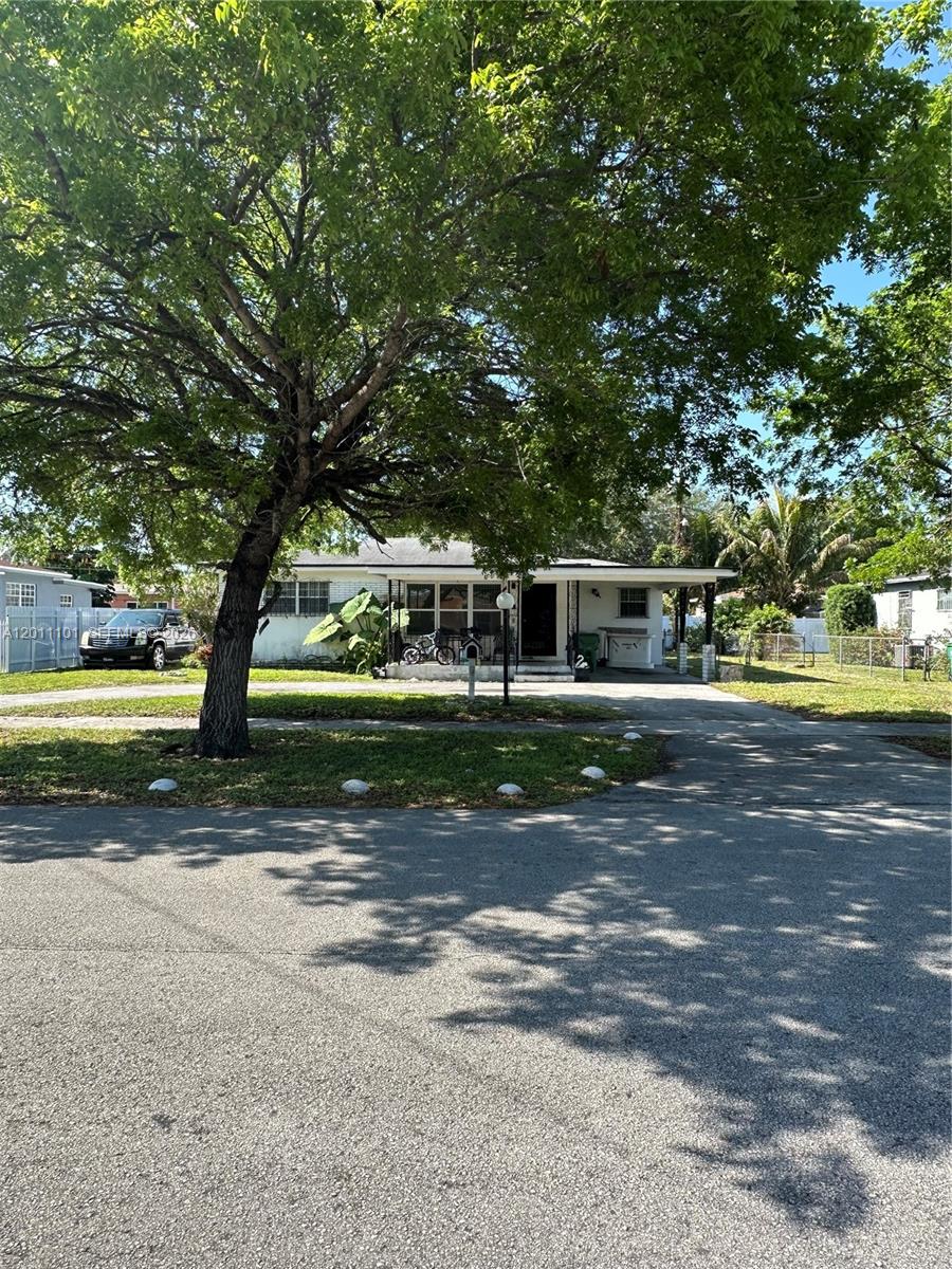 1360 Nw 88th St Property Photo 10