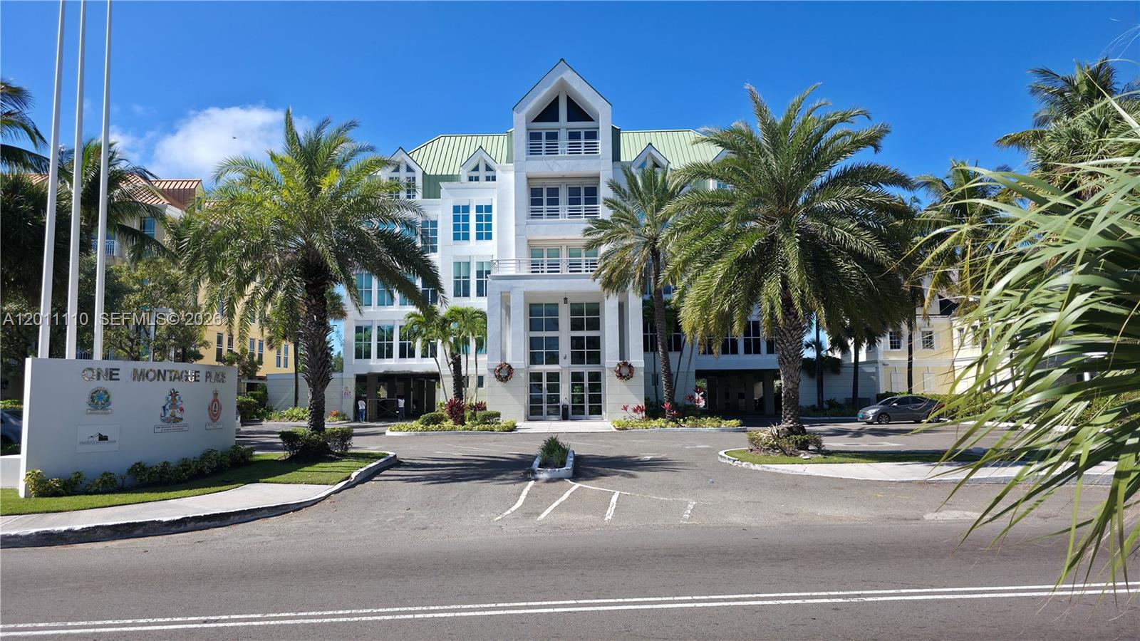 9 E Bay Street Property Photo 1
