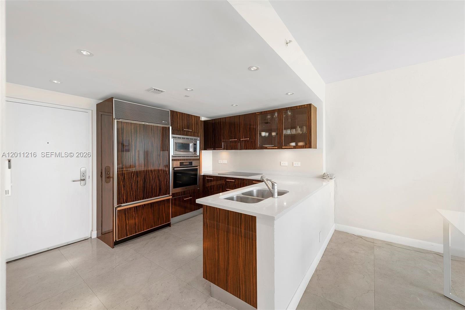 6801 Collins Ave 1203/1215 Property Photo 11