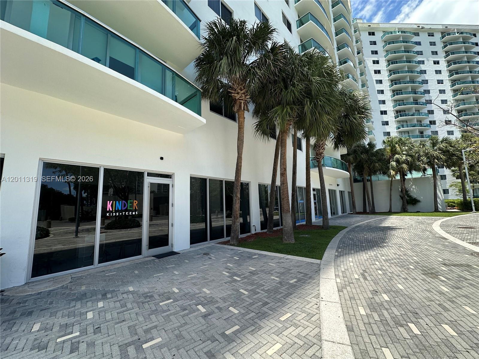 19370 Collins Ave Cu-3 Property Photo 4