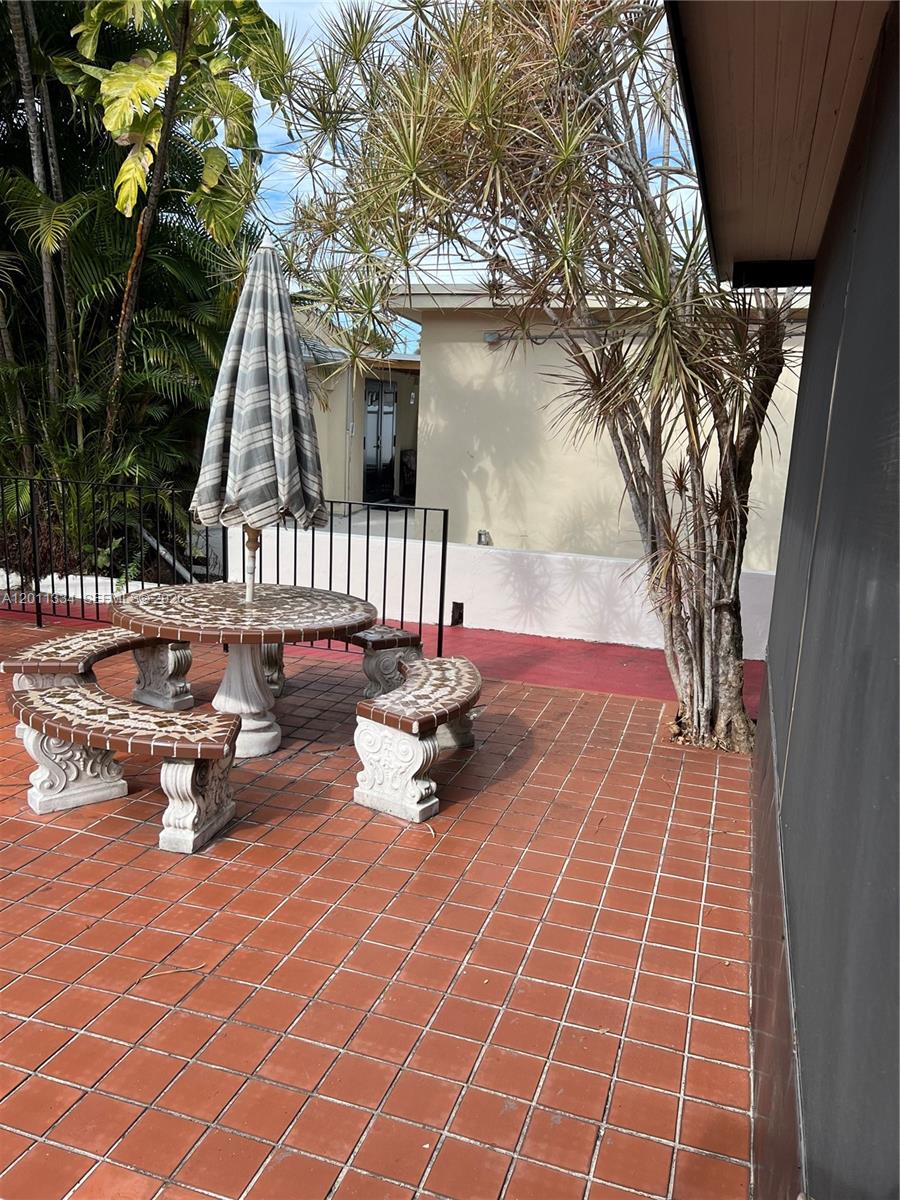 6385 Sw 25th St Property Photo 26