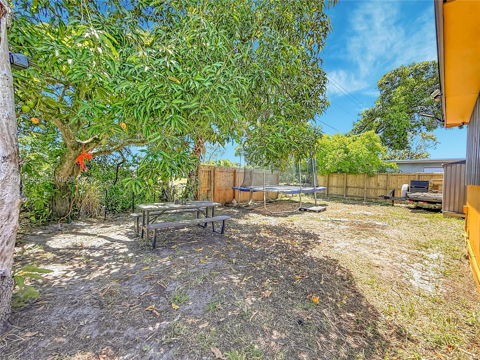 800 Nw 17th Ter Property Photo 31