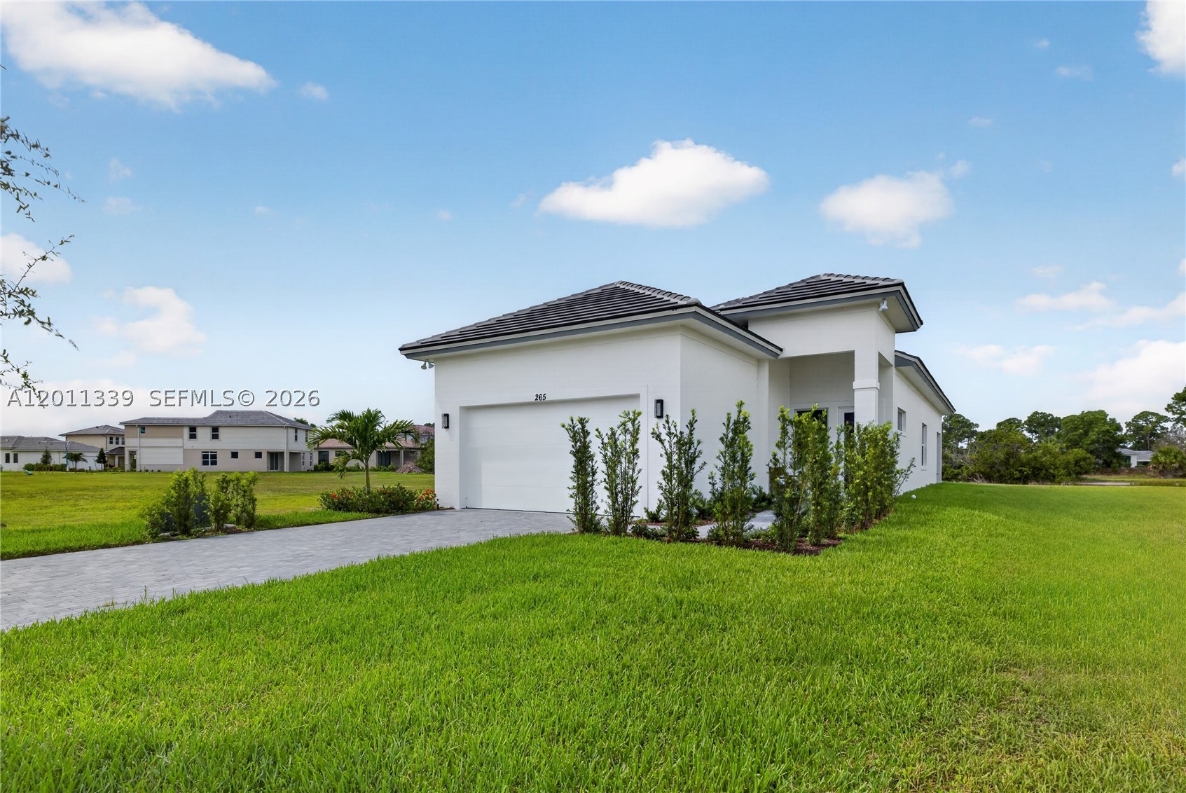 265 Se Via Sangro Property Photo 1