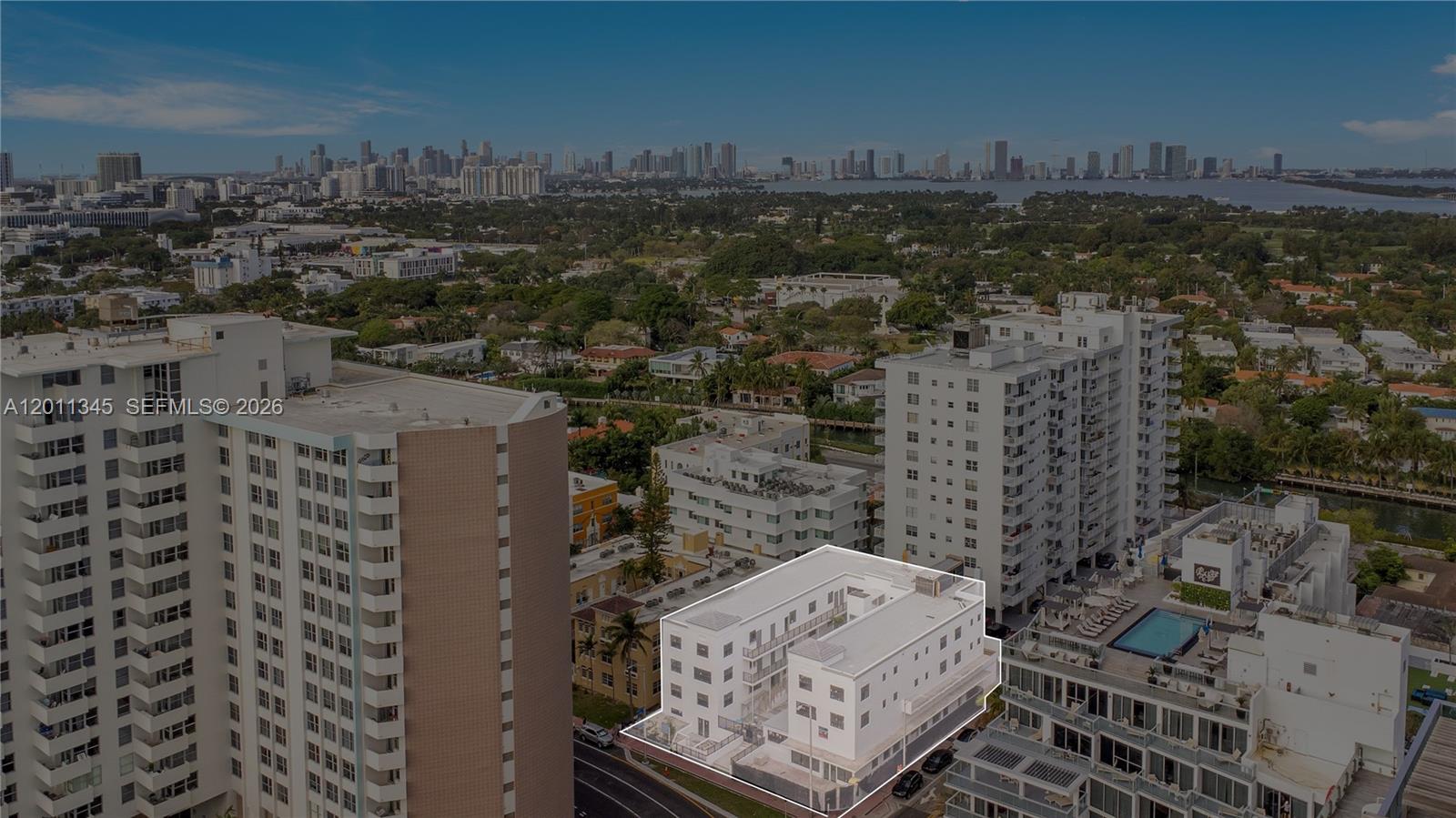2814 Collins Ave Property Photo 4