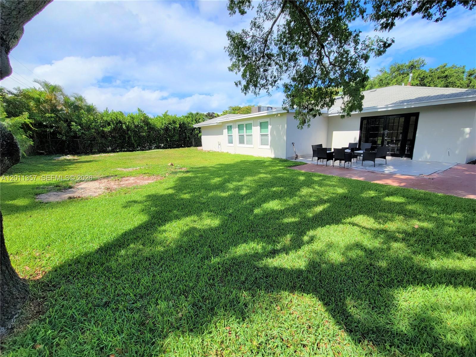 735 Tradewind Dr Property Photo 3