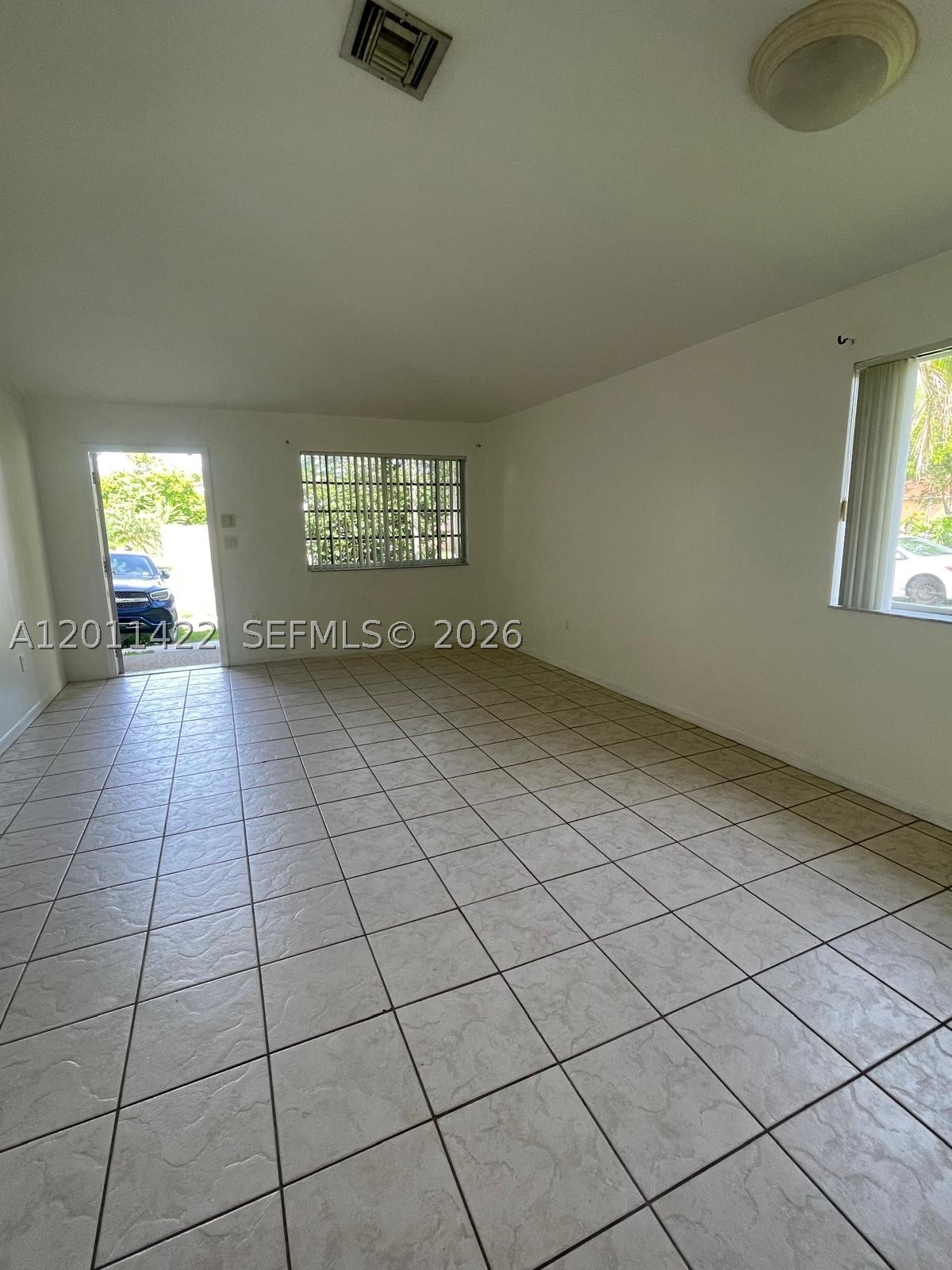 450 Se 30th Dr Property Photo 6