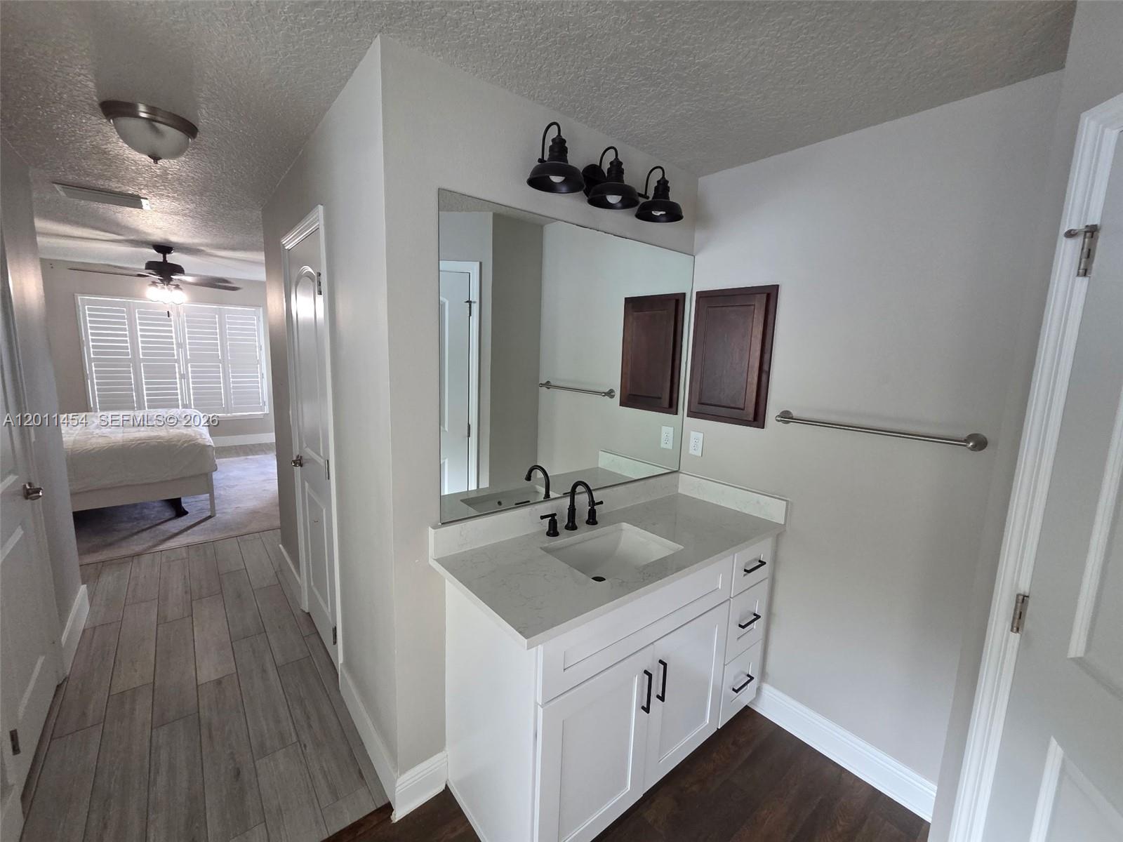 1005 Sw Bay State Rd Property Photo 11