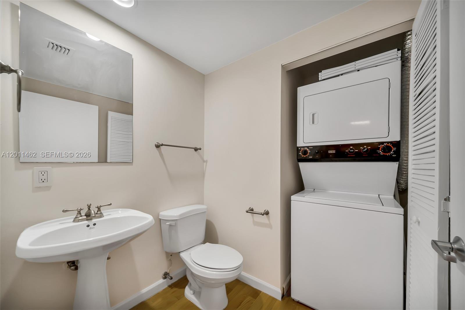 1 Century Ln 603 Property Photo 17