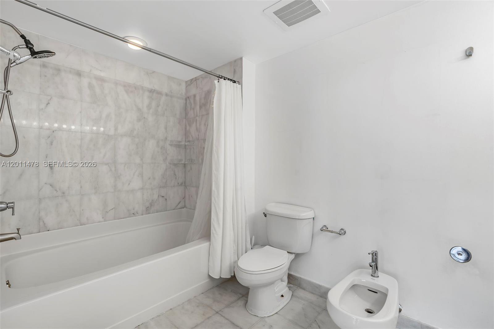 601 Ne 36th St 1103 Property Photo 19