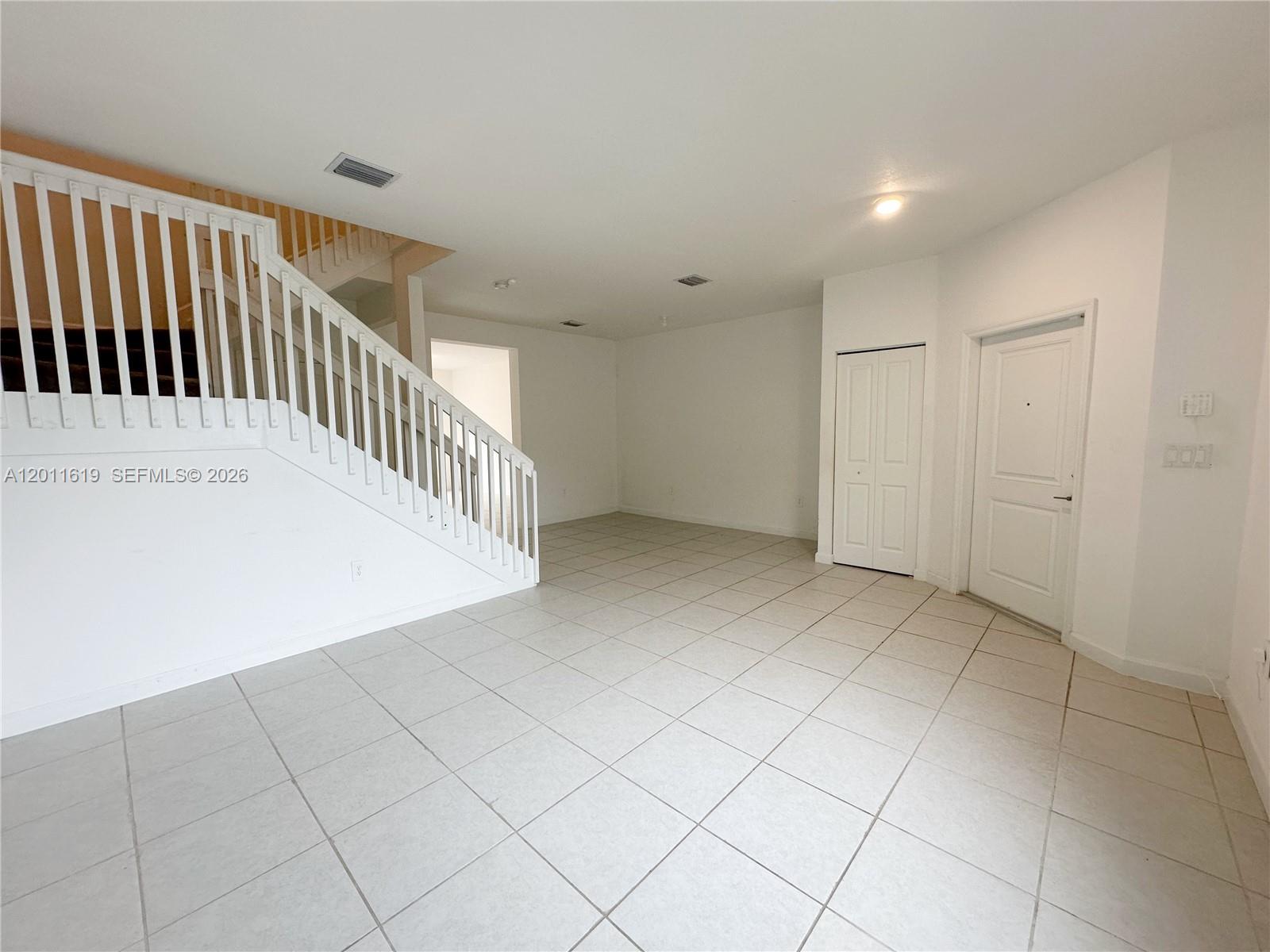 1684 Se 26th Ter 1684 Property Photo 3