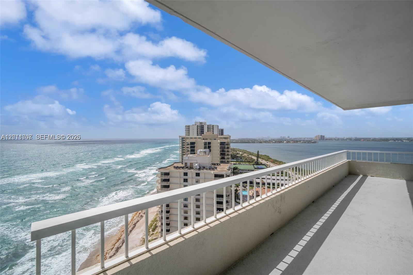 5510 N Ocean Dr 19b Property Photo 33