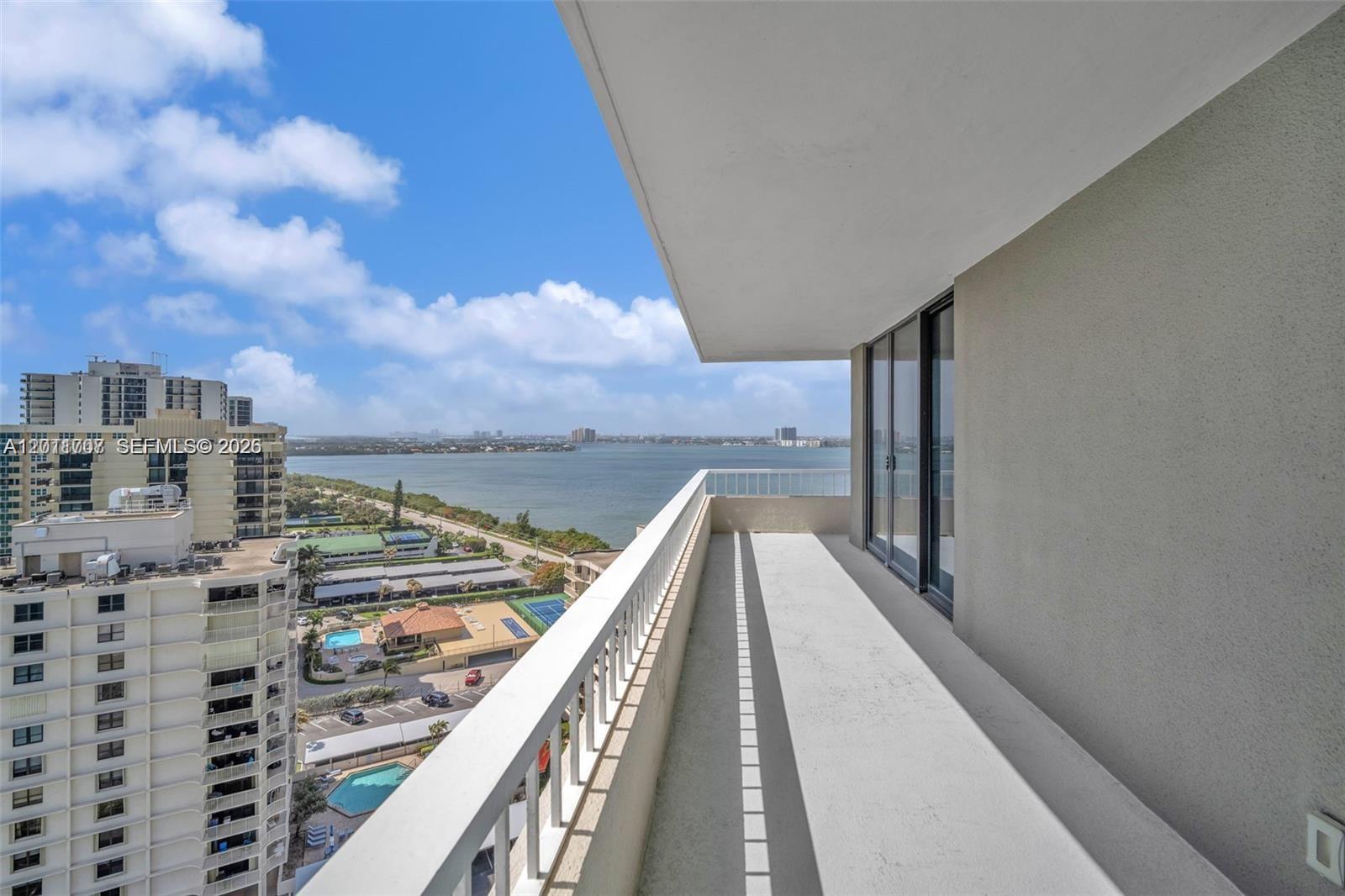 5510 N Ocean Dr 19b Property Photo 34