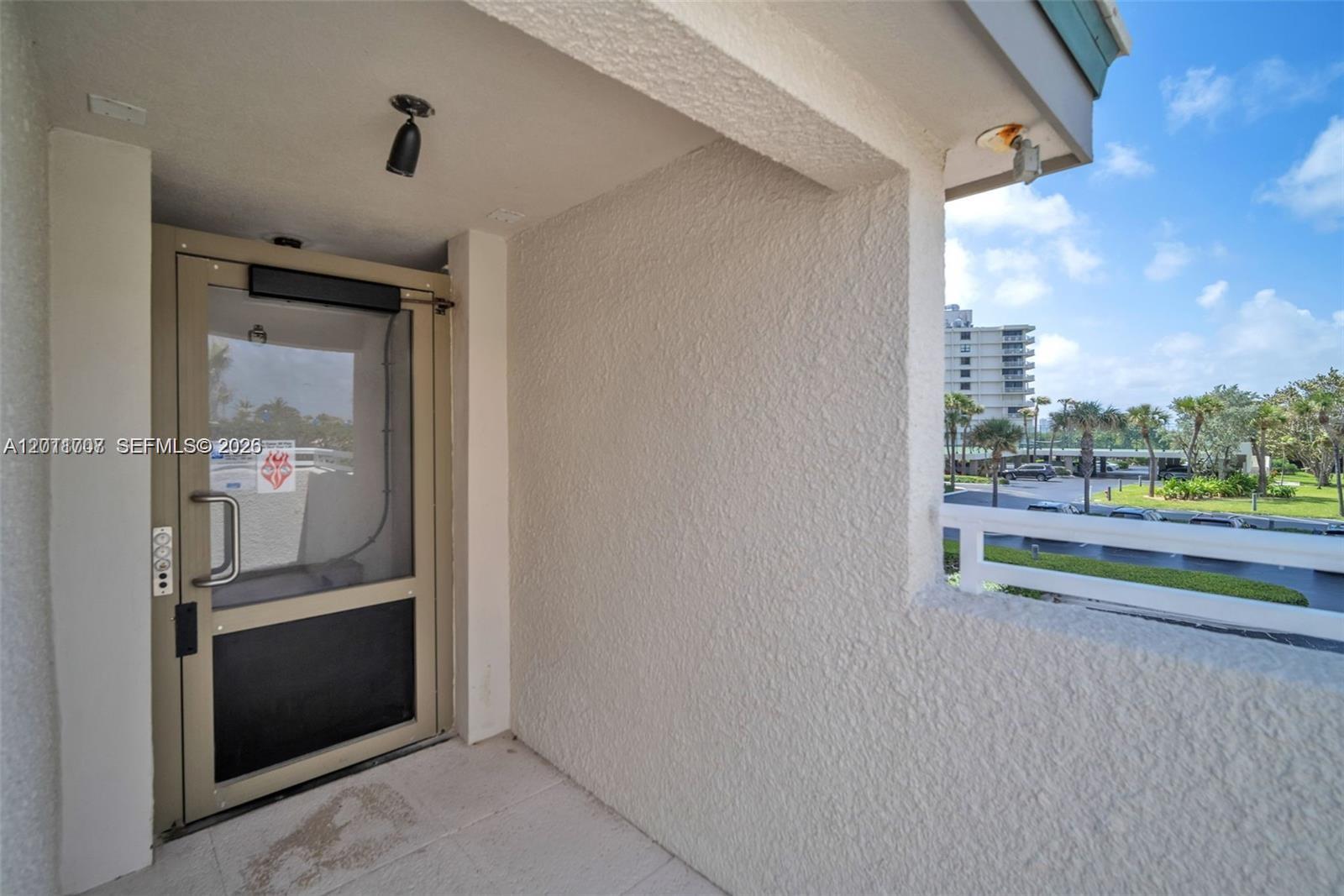 5510 N Ocean Dr 19b Property Photo 44