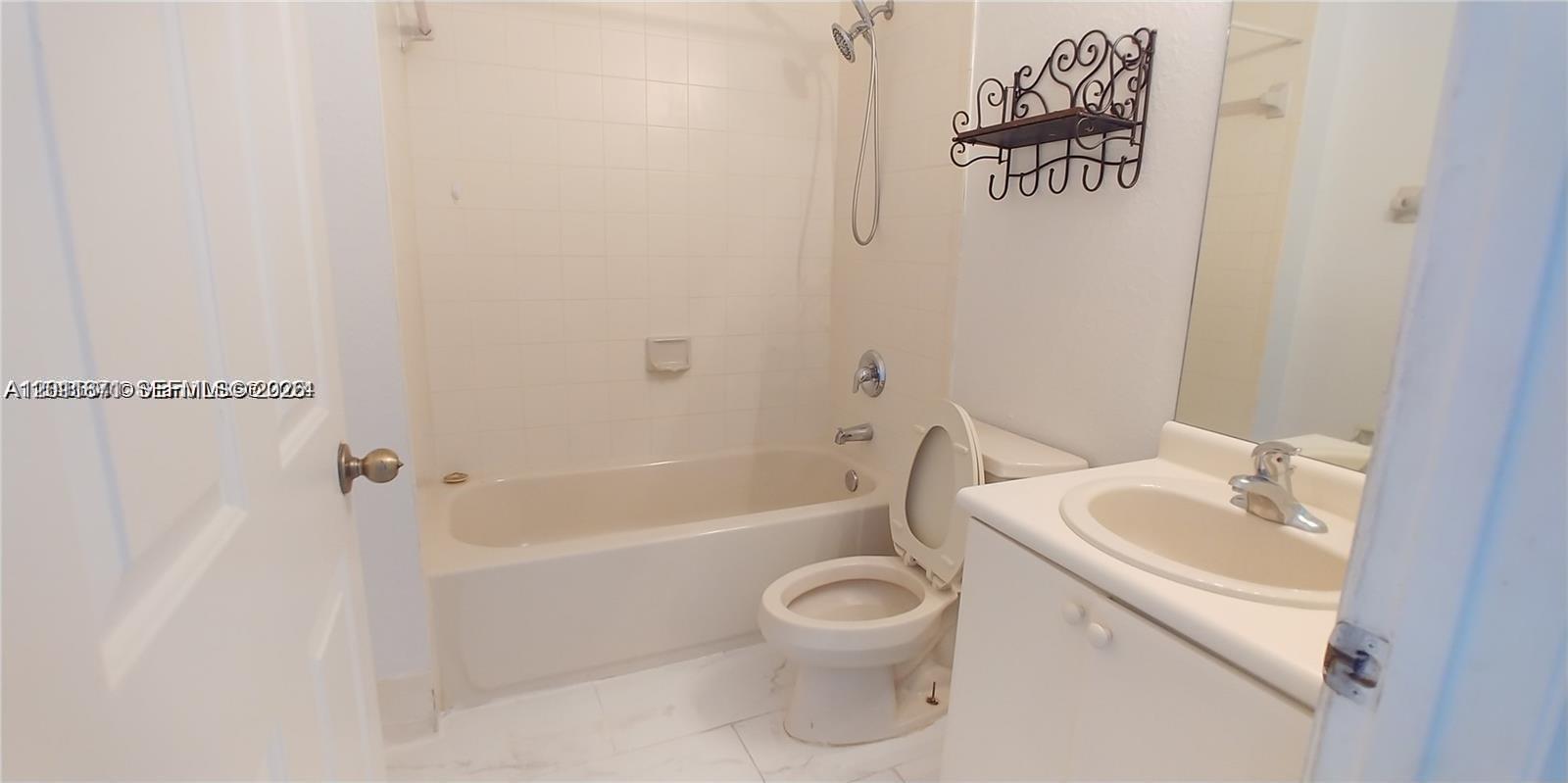 1528 Se 24th Ct 209 Property Photo 5