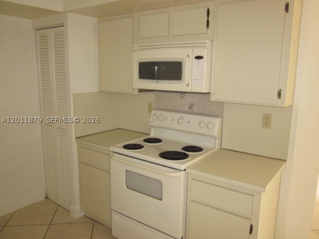 8853 Sw 112 Pl Property Photo 4