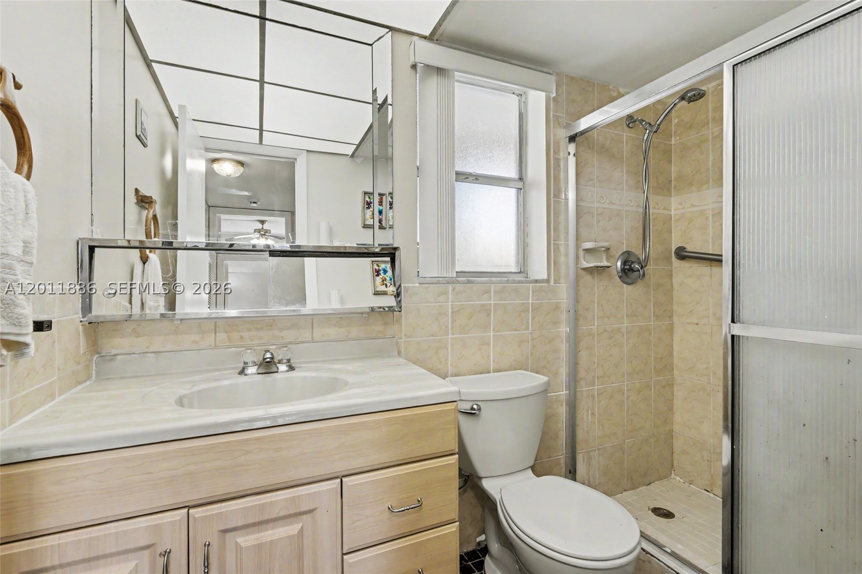 2831 E Sunrise Lakes Dr 105 Property Photo 4