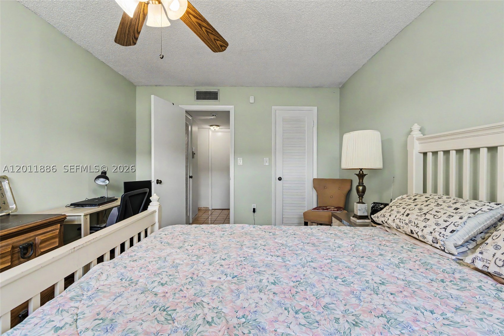 2831 E Sunrise Lakes Dr 105 Property Photo 8