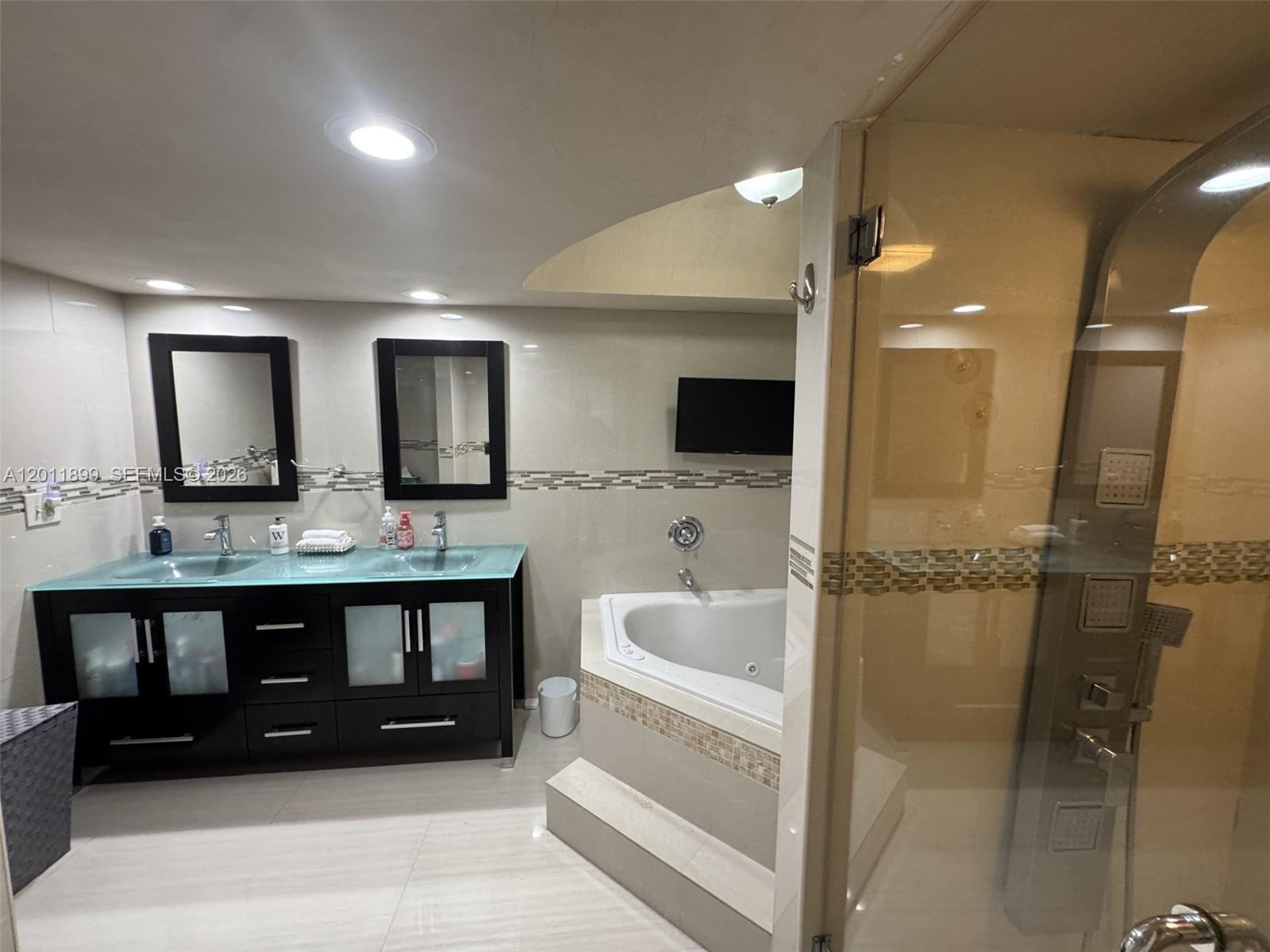 1912 S Ocean Dr 3d Property Photo 15