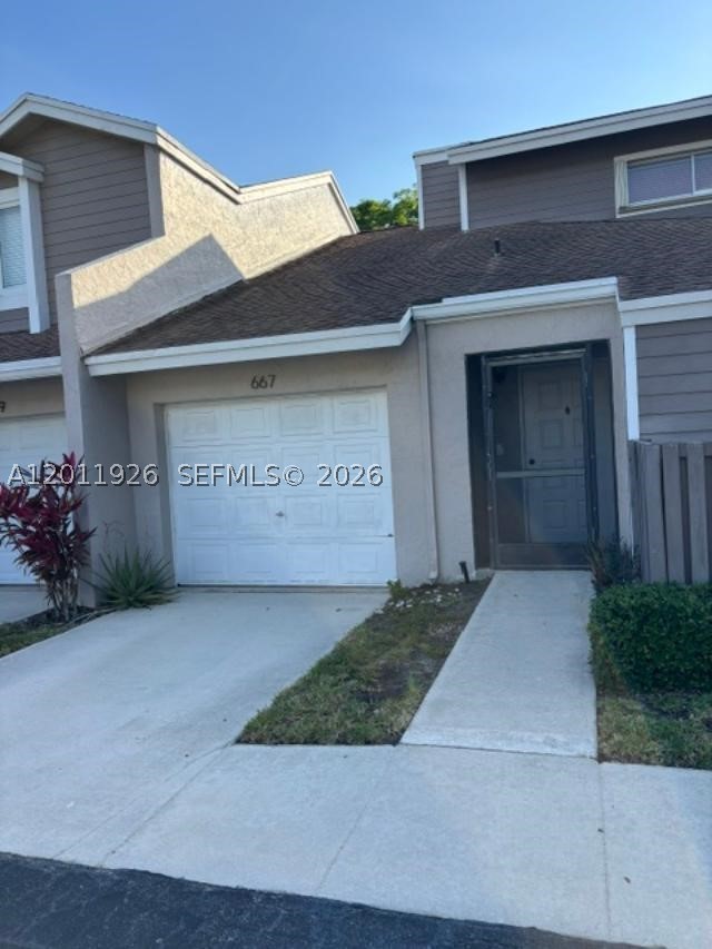 667 Woodgate Ln B Property Photo 1