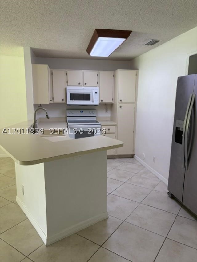 667 Woodgate Ln B Property Photo 6