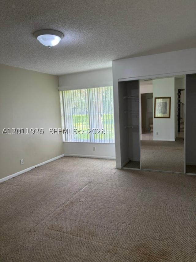 667 Woodgate Ln B Property Photo 8