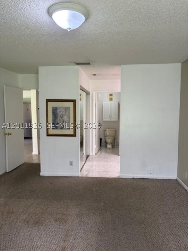 667 Woodgate Ln B Property Photo 9
