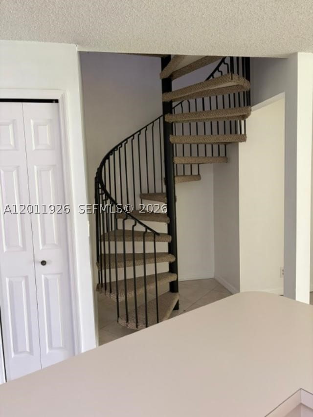 667 Woodgate Ln B Property Photo 16