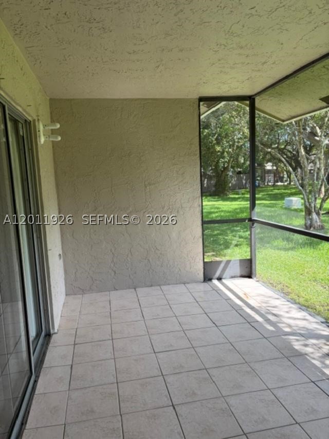 667 Woodgate Ln B Property Photo 19