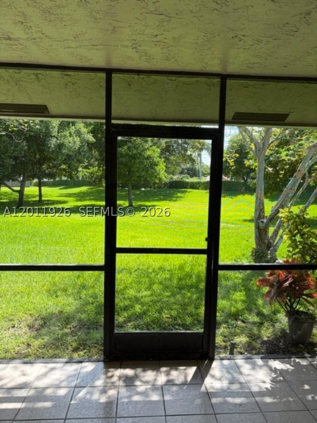 667 Woodgate Ln B Property Photo 20