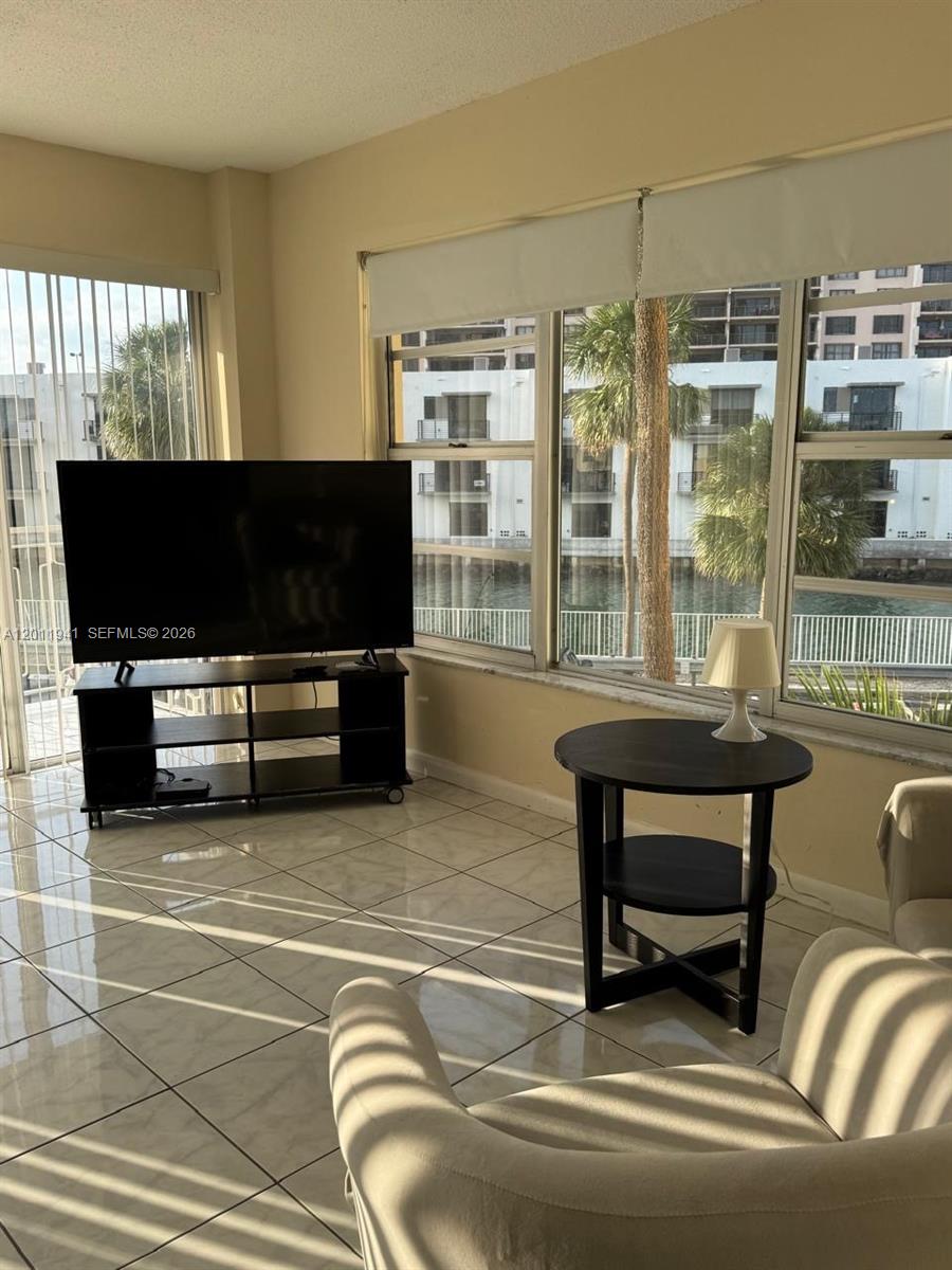 11111 Biscayne Blvd 2h Property Photo 13