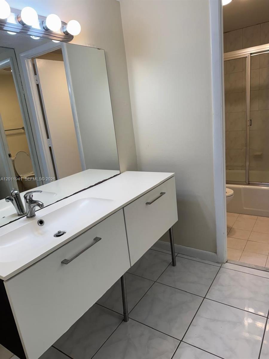 11111 Biscayne Blvd 2h Property Photo 19