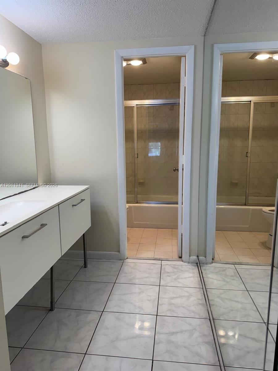 11111 Biscayne Blvd 2h Property Photo 21