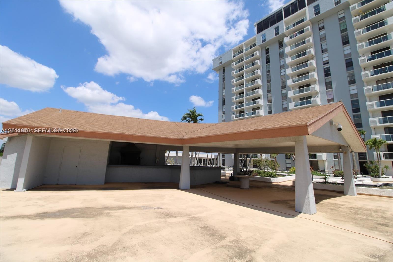 13499 Biscayne Blvd 404 Property Photo 2