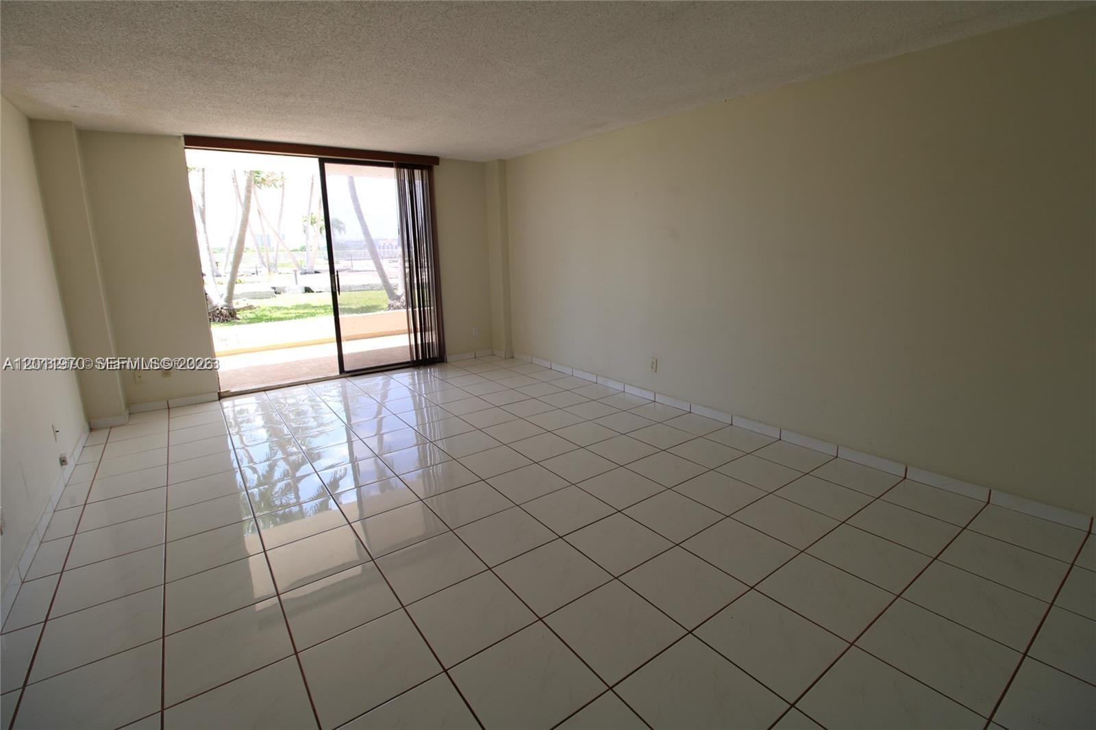 13499 Biscayne Blvd 404 Property Photo 4