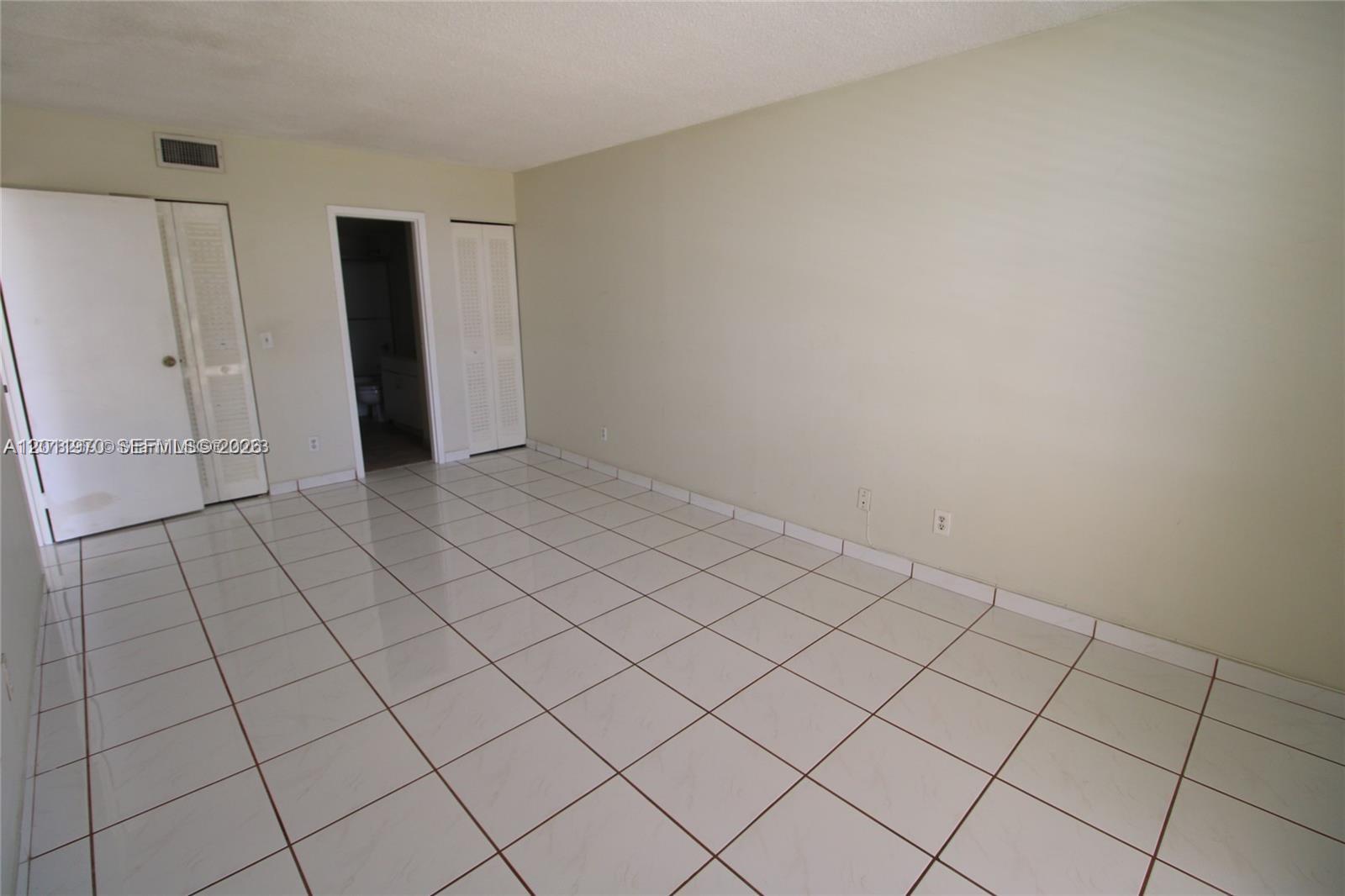 13499 Biscayne Blvd 404 Property Photo 5
