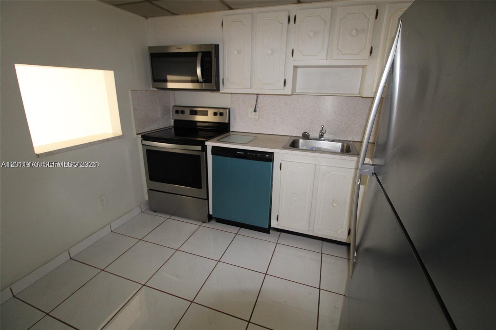 13499 Biscayne Blvd 404 Property Photo 6