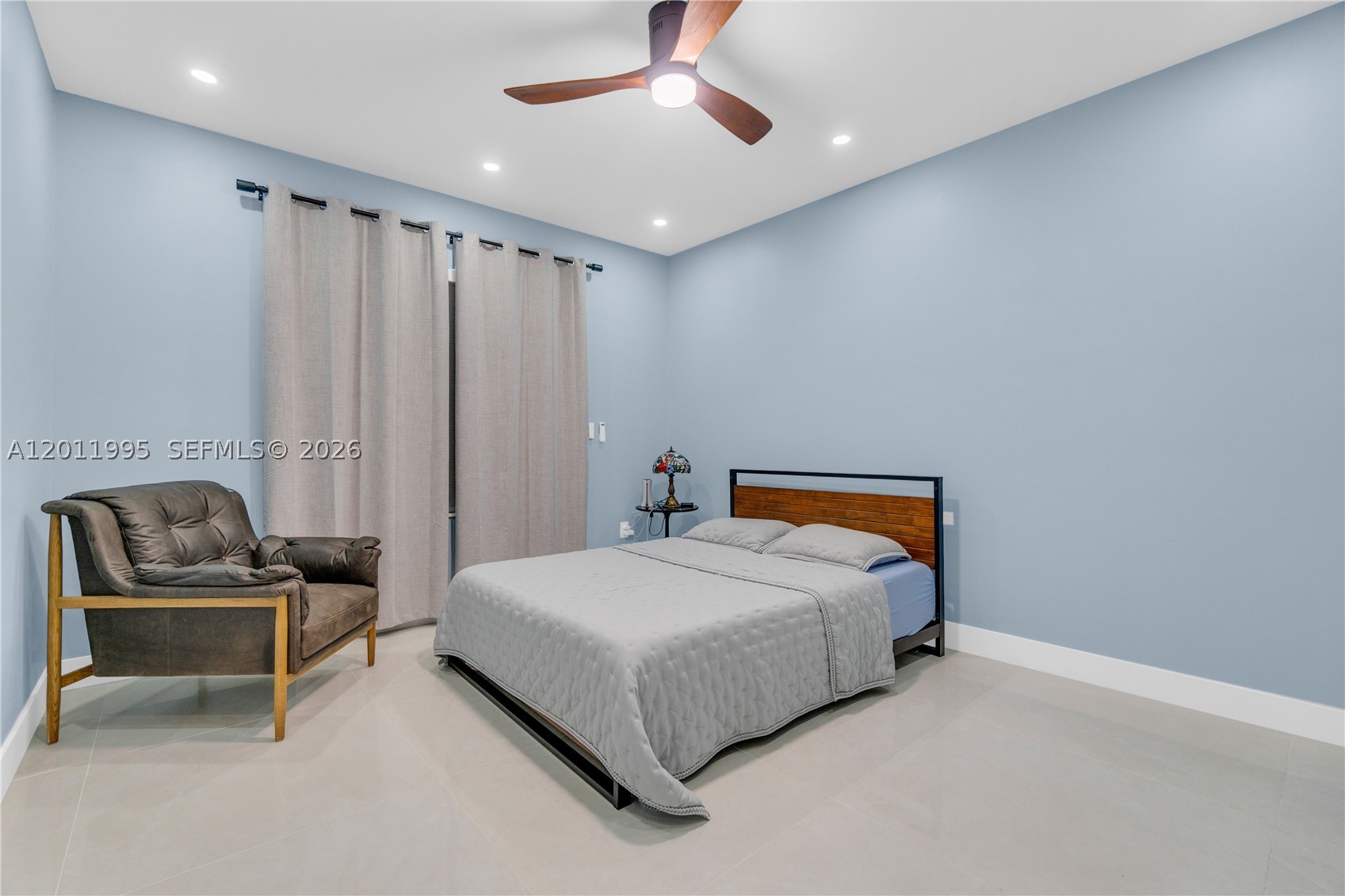 1569 Euclid Ave 7 Property Photo 15