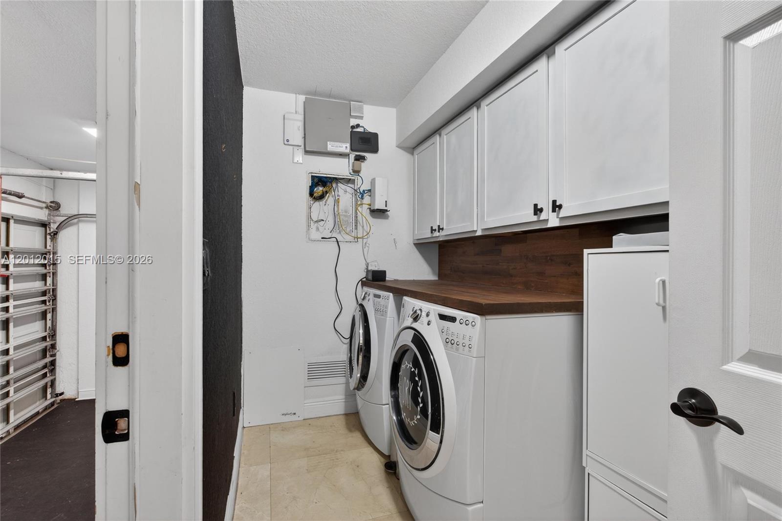18841 Sw 74th Ct Property Photo 8